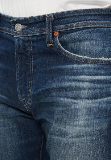 Узкие джинсы