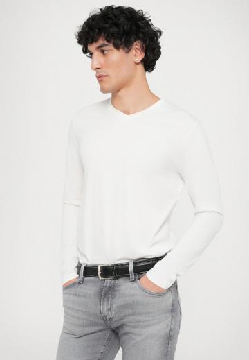 Узкие джинсы