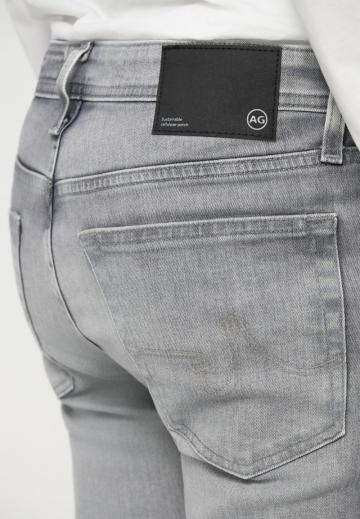 Узкие джинсы