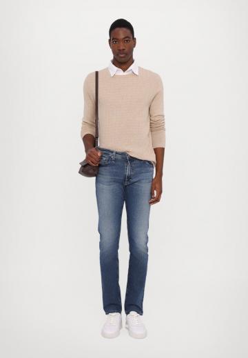 Узкие джинсы