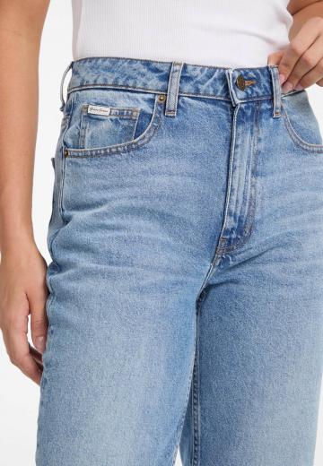 Прямые джинсы