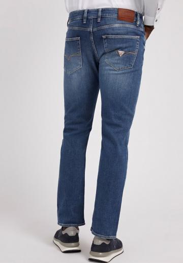 Узкие джинсы