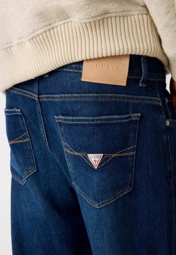 Прямые джинсы