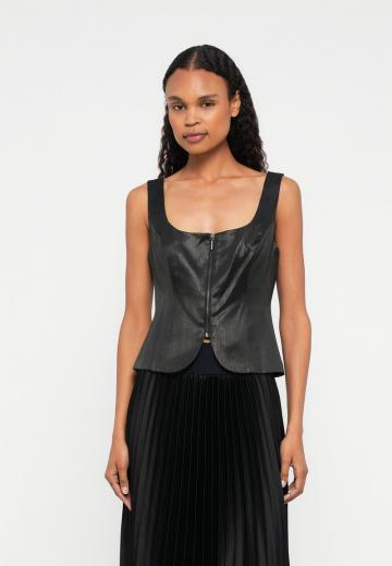 Блузка без рукавов