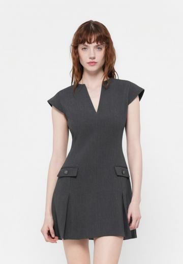 Короткое платье