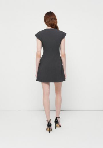 Короткое платье