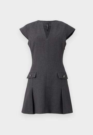 Короткое платье