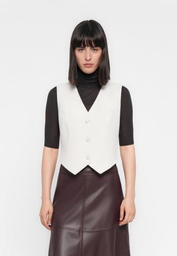 Джинсовая жилетка