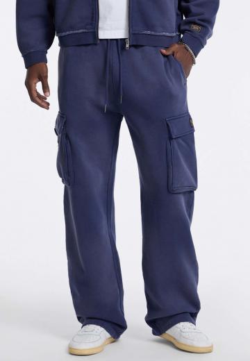 Брюки с накладными карманами