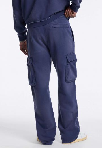 Брюки с накладными карманами