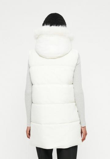 Длинный жилет