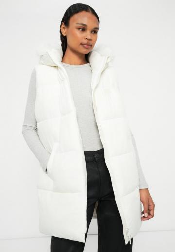 Длинный жилет