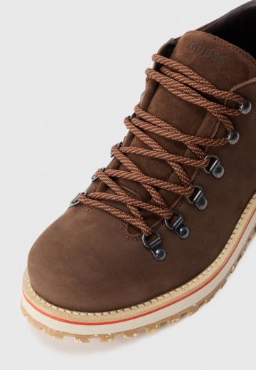 Ботинки на шнуровке