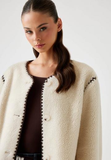 Короткое пальто