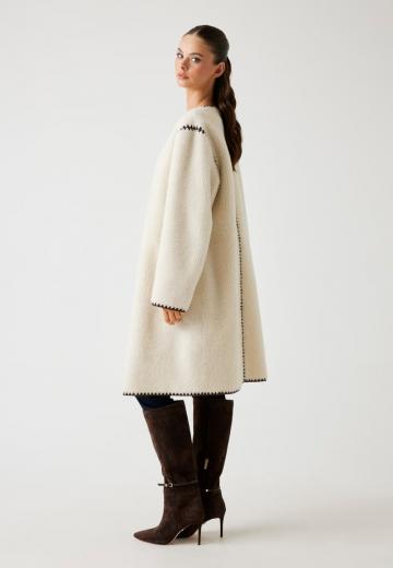 Короткое пальто