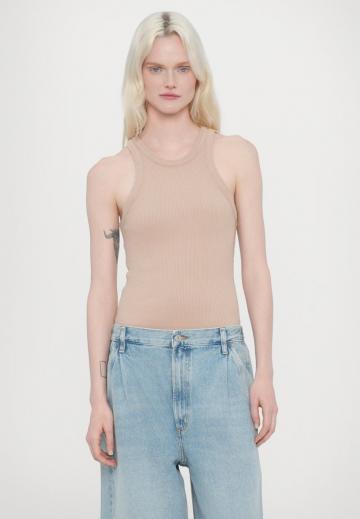 Джинсы бойфренда