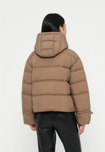 Зимняя куртка