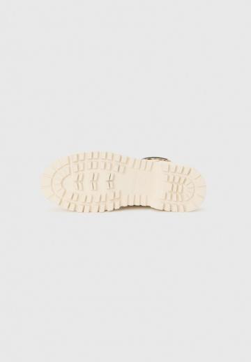 Ботинки на шнуровке