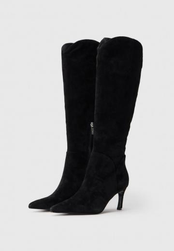 Высокие сапоги