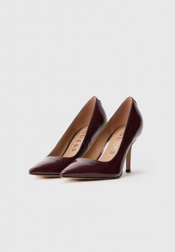 Туфли на высоком каблуке