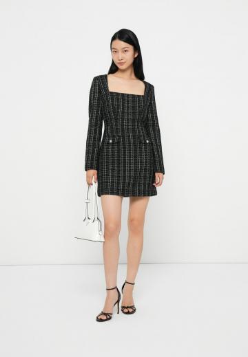 Короткое платье