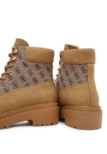Ботинки на шнуровке