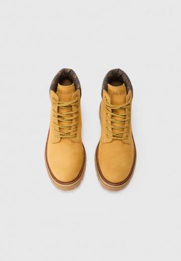 Ботинки на шнуровке