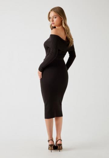 Вязаное платье