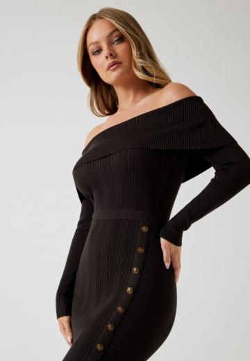 Вязаное платье