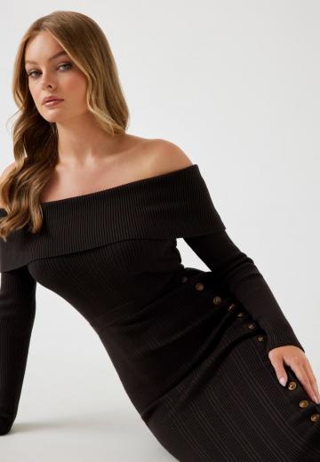 Вязаное платье