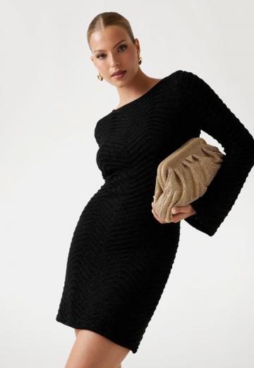 Вязаное платье