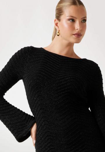 Вязаное платье