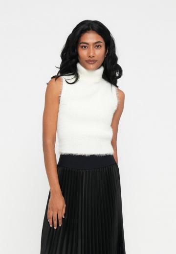 Пуловер без рукавов