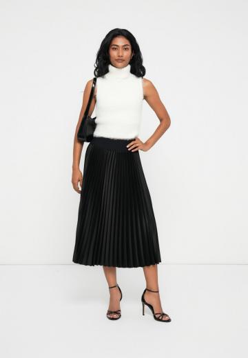 Пуловер без рукавов