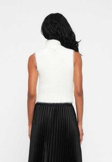 Пуловер без рукавов