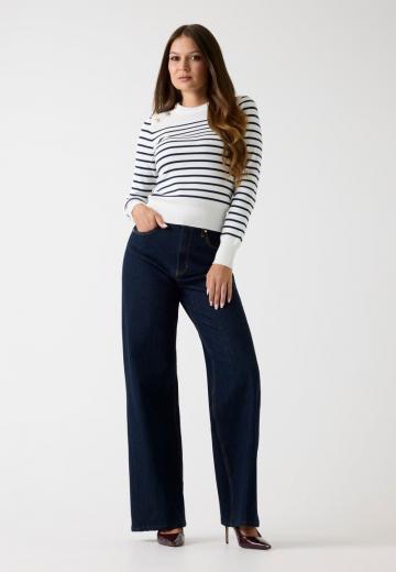 Пуловер в полоску