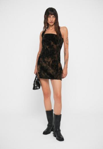 Короткое платье