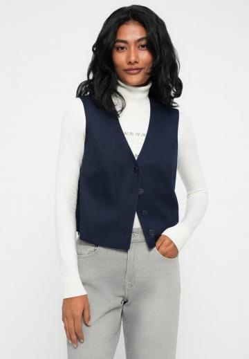 Джинсовая жилетка