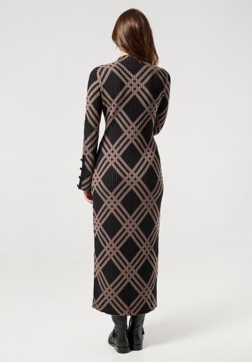 Вязаное платье