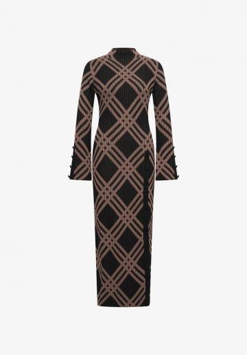 Вязаное платье