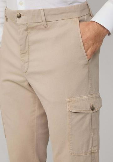 Брюки с накладными карманами