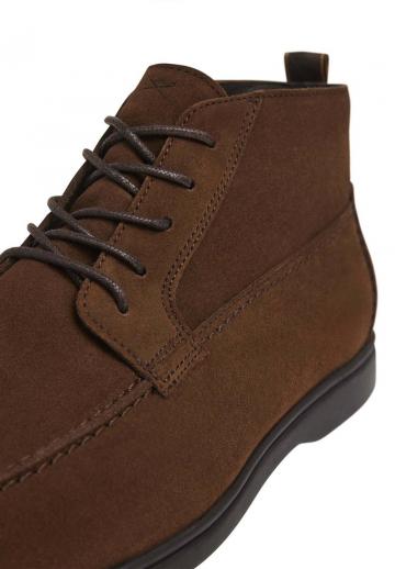 Ботинки на шнуровке