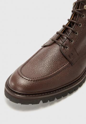 Ботинки на шнуровке