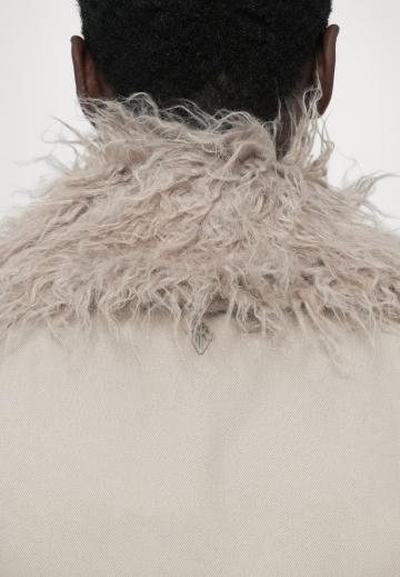 Короткое пальто