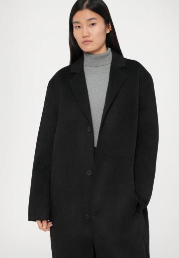 Шерстяное пальто