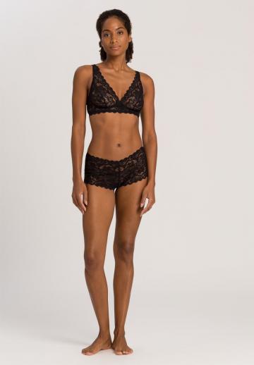 Трусы на бедрах