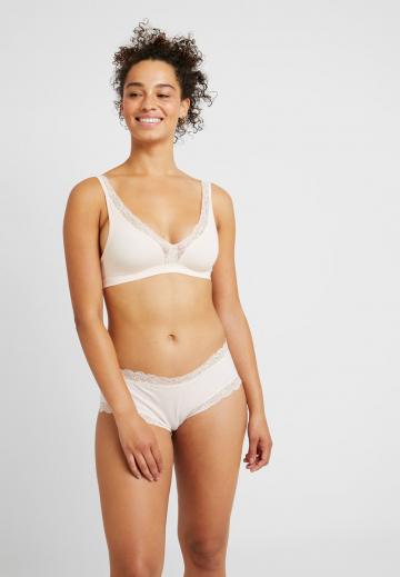 Бюстгальтер без косточек