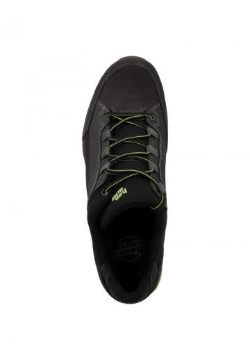 Походные кроссовки