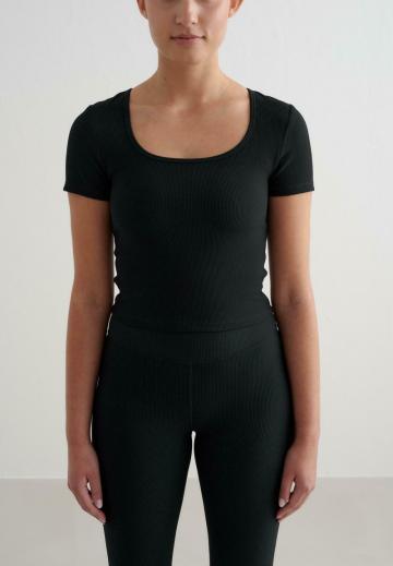 Спортивная майка