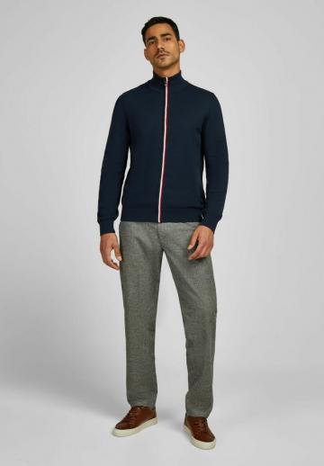 Вязаная кофта